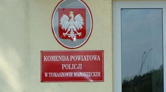 Policjanci ściągnęli desperata z torów 