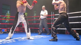Kickbokserzy nie próżnują