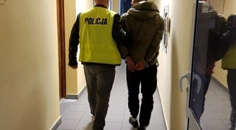 Ukradł perfumy, poturbował ochroniarza 