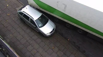 Kierowca tira uszkodził osobówkę i odjechał 