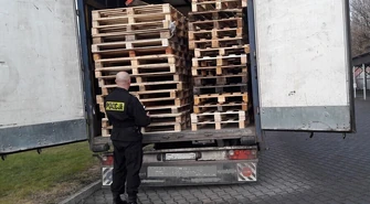 Kradli palety z miejsca pracy