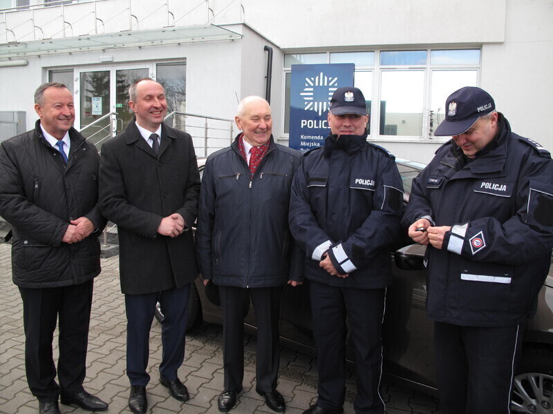 Nowy radiowóz dla komisariatu policji w Wolborzu