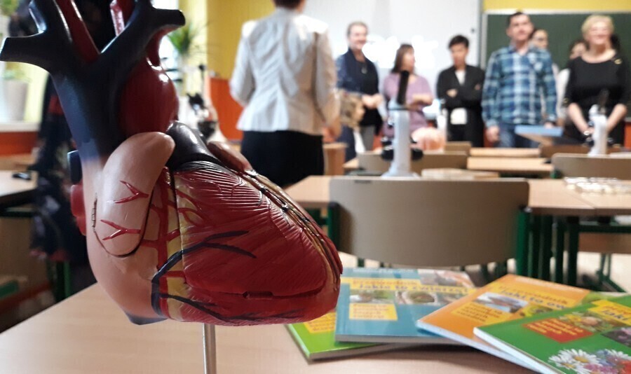 Mała szkoła z nowoczesną pracownią