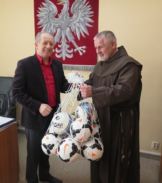 Piłki z Piotrkowa dla młodzieży z Rwandy