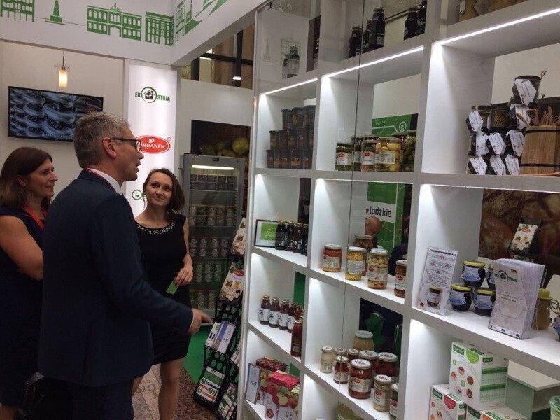 Łódzkie produkty spożywcze na chińskich stołach