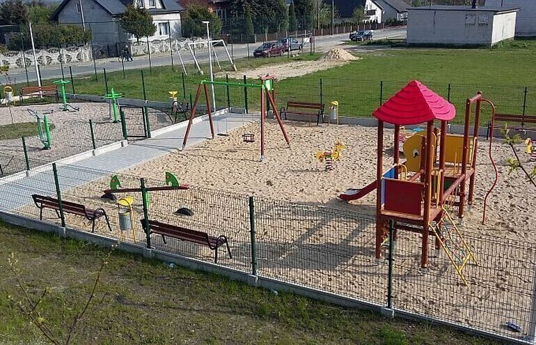 Wola Krzysztoporska Jest dofinansowanie na kolejne place zabaw i siłownie