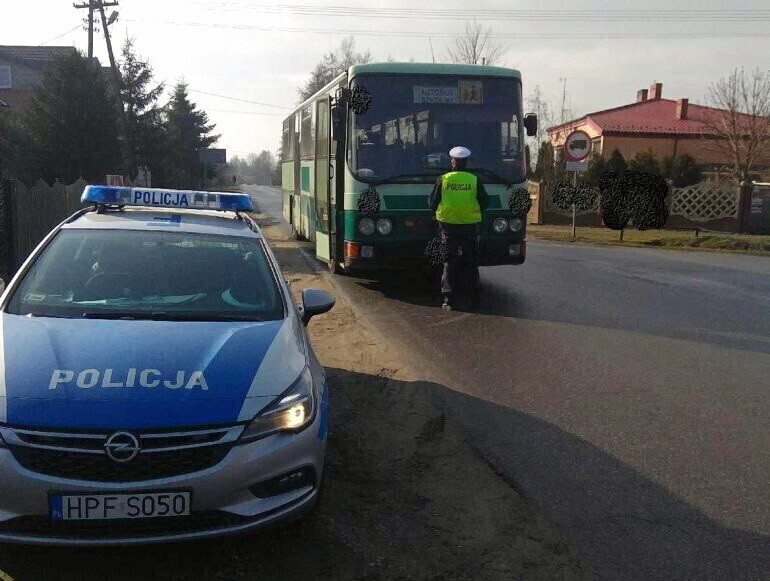 Kierowca autobusu miał 17 promila. Wiózł dzieci do szkoły