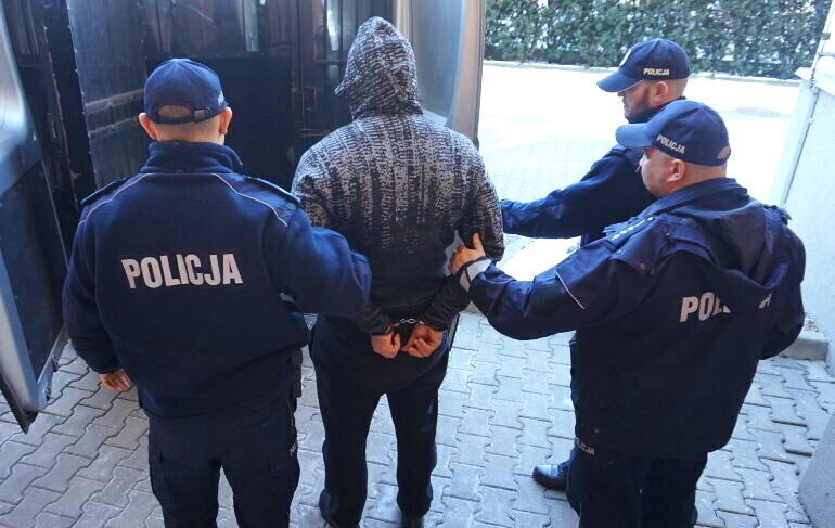 Grupa włamująca się do ciężarówek rozbita