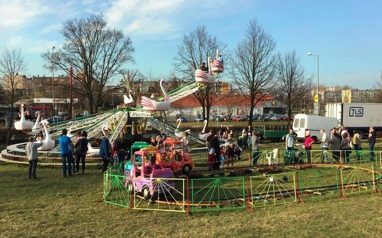 Komu przeszkadza wesołe miasteczko