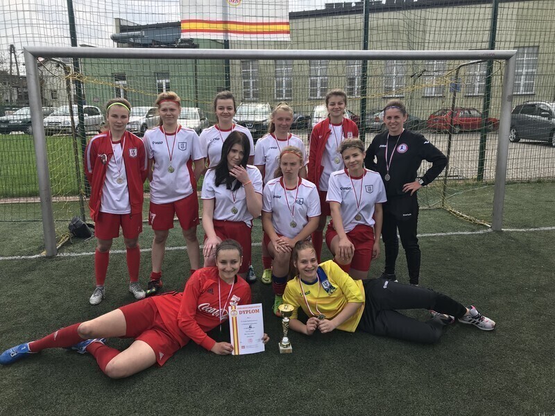 Piłkarki z IV LO wicemistrzyniami województwa