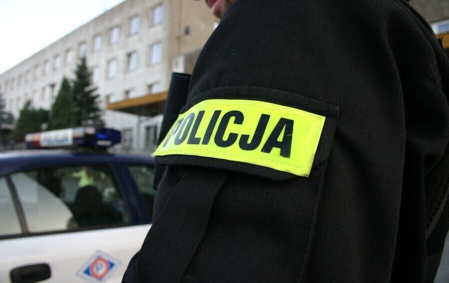 Chciał zniszczyć samochód rodziny swojej dziewczyny ale pomylił się