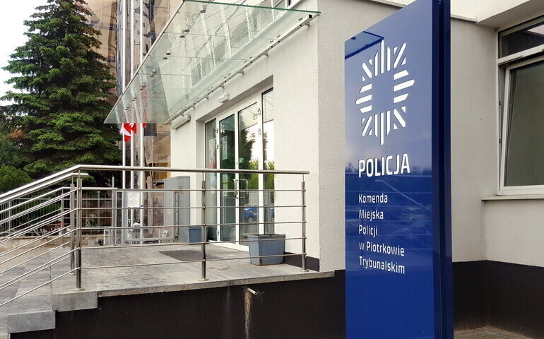 Policjant zastrzelił się w Komendzie