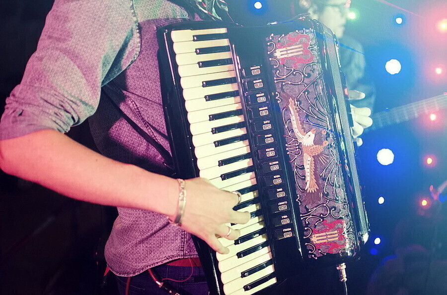 Koncert akordeonowy w Centrum idei Ku demokracji