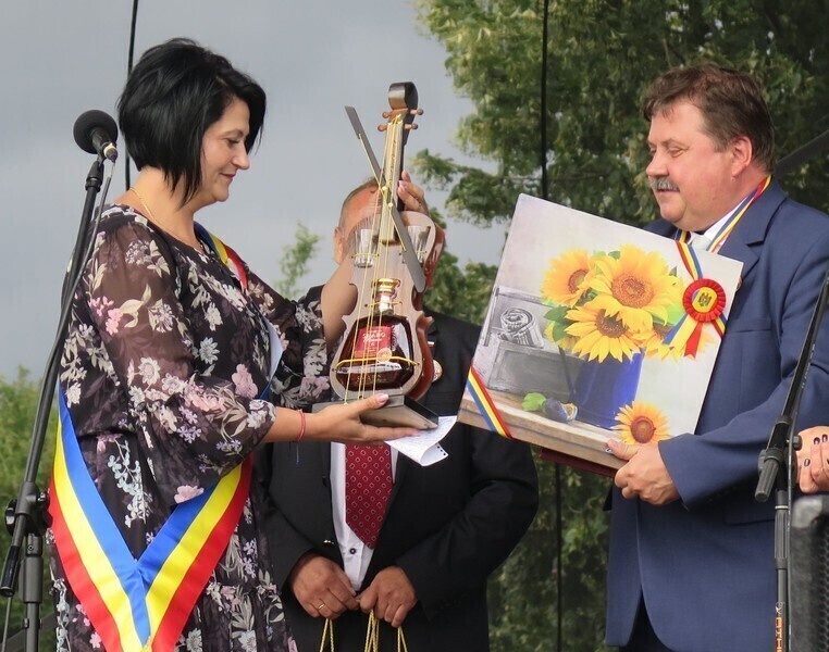 Goście z Mołdawii Rajczy i Kolumbii na Dniach Gminy Rozprza