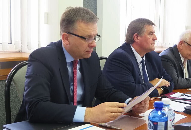 Prezydent Piotrkowa z niższą pensją