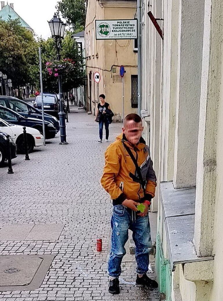 Olewają dobre maniery