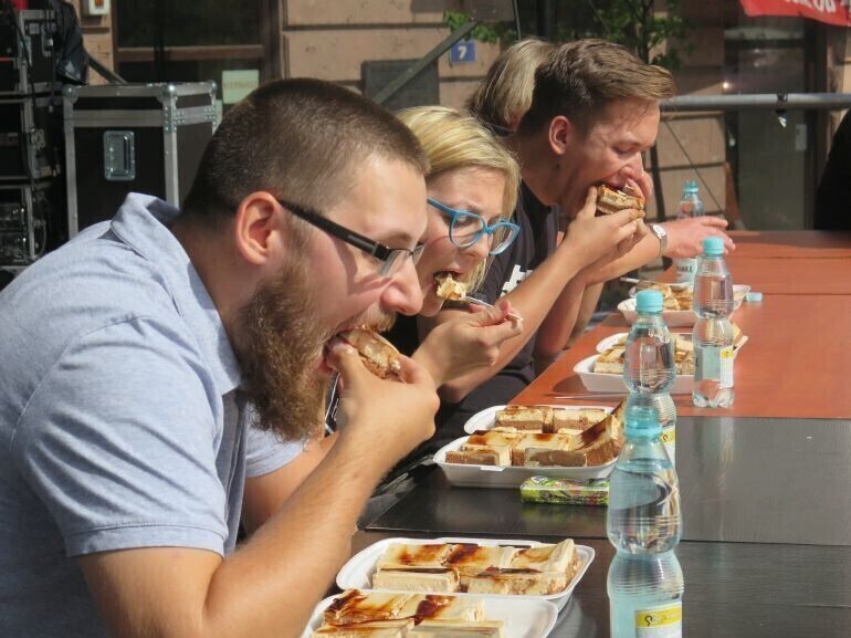 250 pijaków na piotrkowskiej Starówce