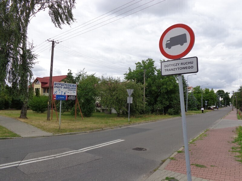 Tiry zakłócają spokój na ul. Jasnej w Piotrkowie