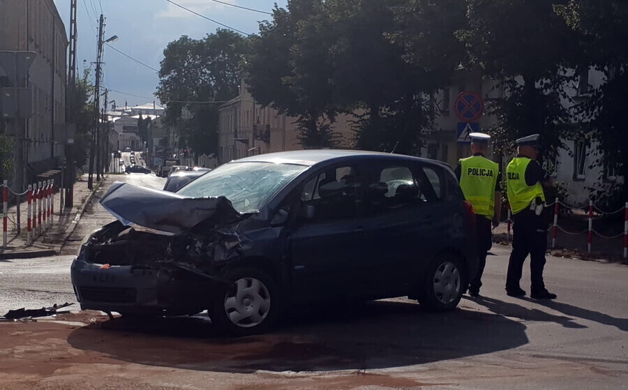 Zderzenie samochodów przy Curie-Skłodowskiej