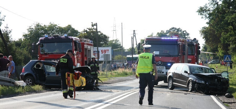 Dwa wypadki na DK 12 między Piotrkowem a Sulejowem