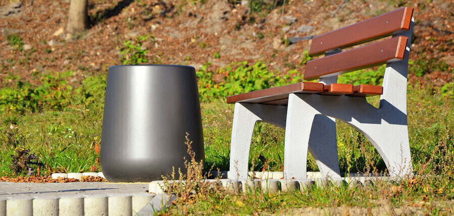 Jakie powinny być kosze na śmieci stosowane w przestrzeni miejskiej