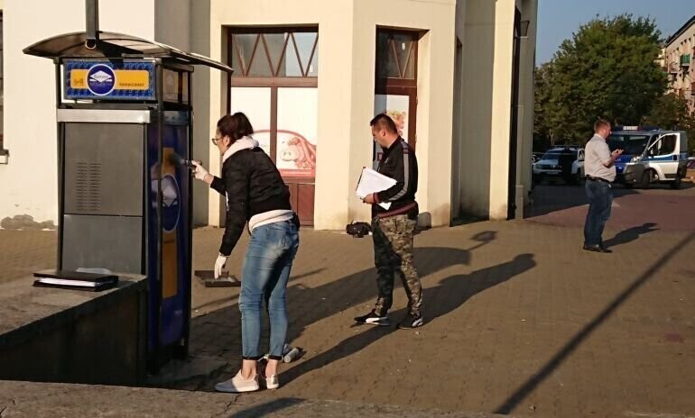 Wysadzili bankomat przy hali targowej