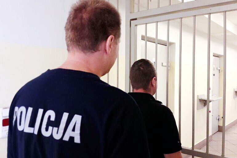 Był pijany wiózł dziecko spowodował dwie kolizje