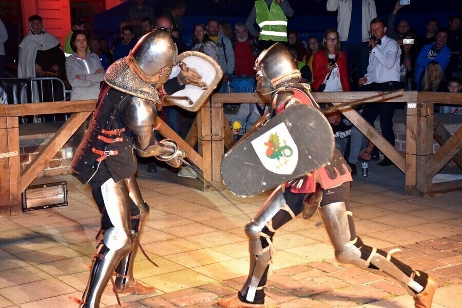 Walki rycerzy na podsumowanie pikniku niepodległościowego AKTUALIZACJA