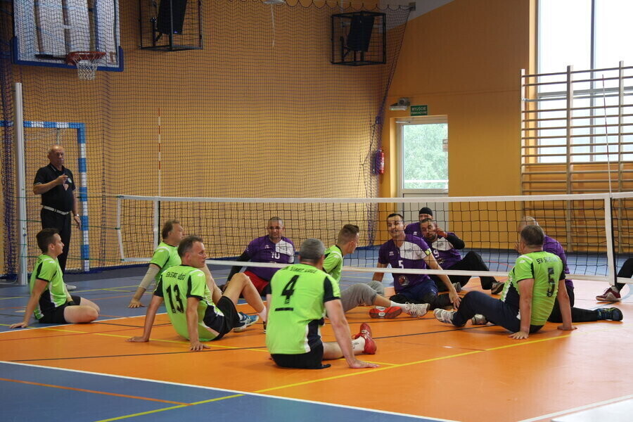 W siatkówkę można grać także na siedząco WYNIKI