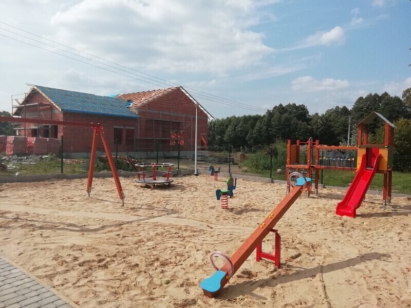 Wola Krzysztoporska Trwają prace przy budowie 13 kompleksów sportowych