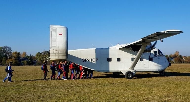 Buczy i buczeć będzie Latający problem Piotrkowa Trybunalskiego
