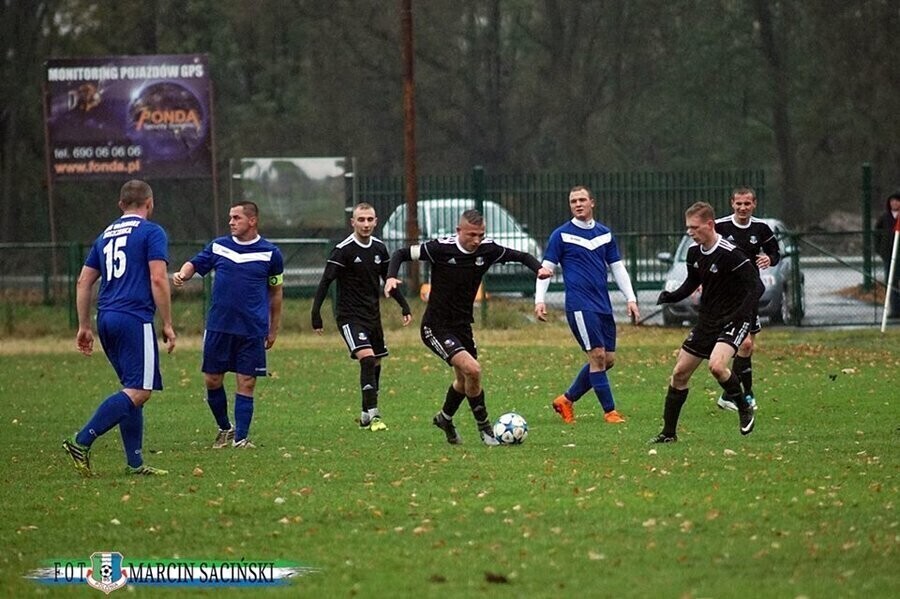 Trudne wyjazdowe mecze piotrkowskich piłkarzy