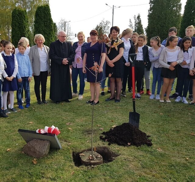 W Gomulinie posadzili Dąb Niepodległości