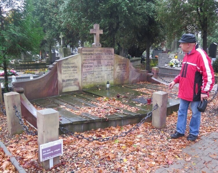 Odwiedziliśmy piotrkowskie nekropolie. Jest jeszcze wiele do zrobienia