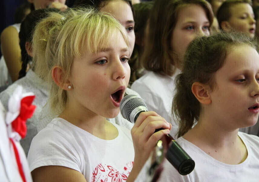Szkoły świętują 100-lecie niepodległości SP 16 i SP 2