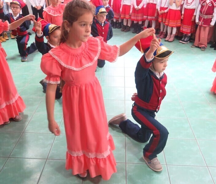 Przedszkolaki wystąpiły przed seniorami