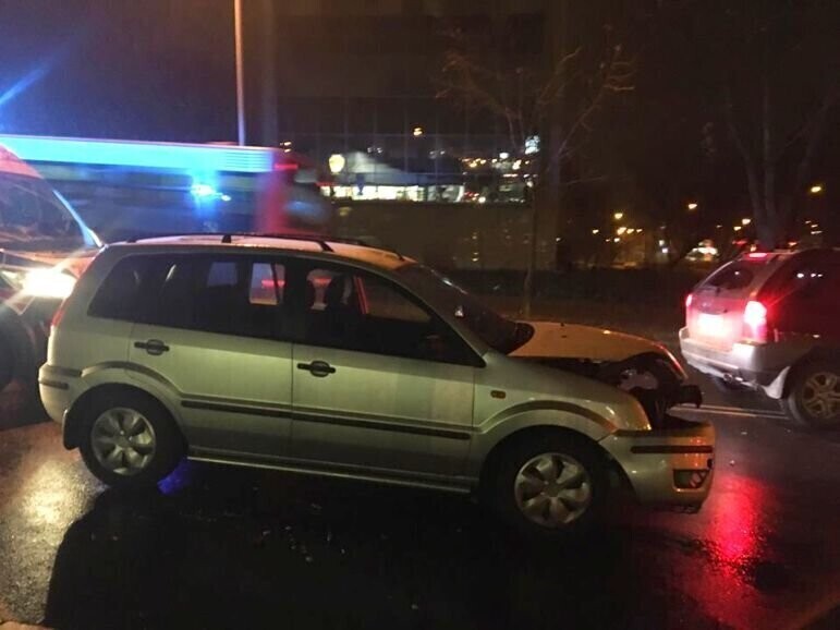 Kolizja przy Lidlu. Kierowcy zachowajcie ostrożność