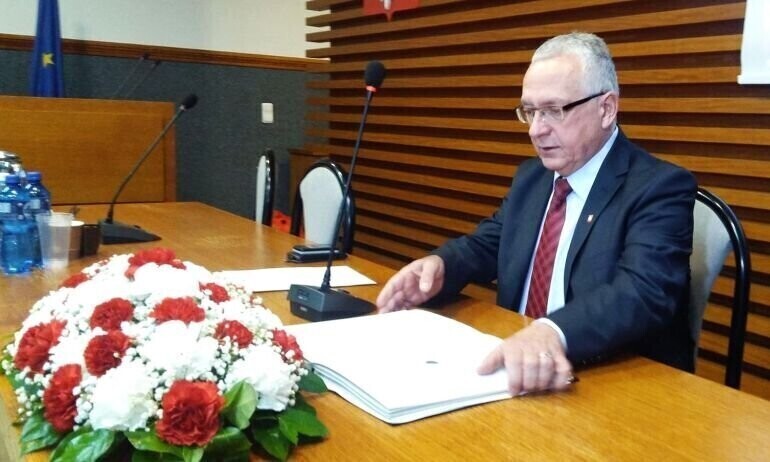 Nowy-stary przewodniczący piotrkowskiej Rady Miasta. Zobacz zdjęcia z pierwszej sesji