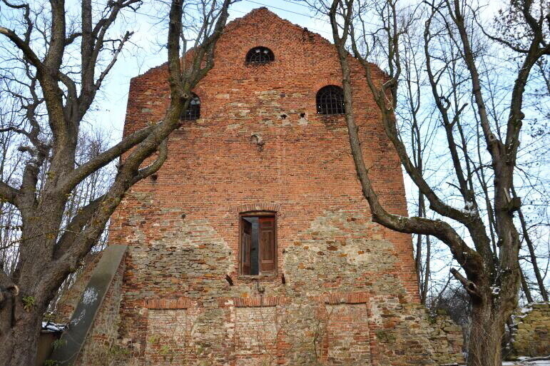 Ukradli zabytkowe okna