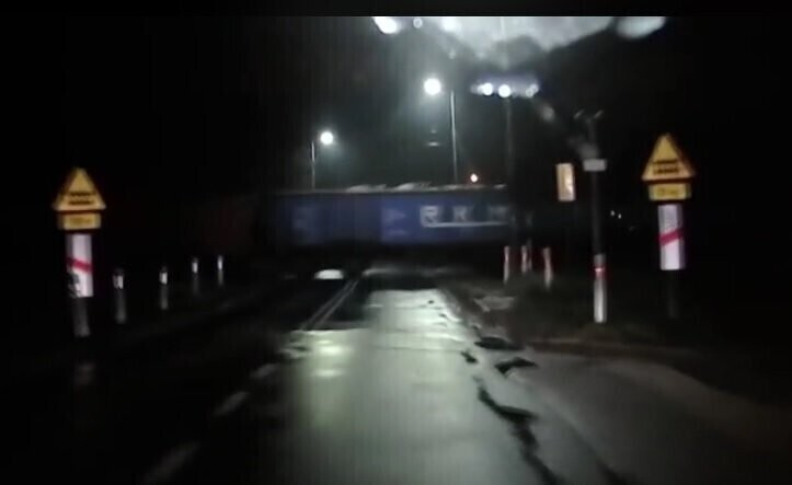 Rogatki nie zamknęły się przed przejazdem pociągu AKTUALIZACJA