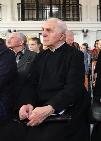 Ks. Remigiusz Wysocki oraz piotrkowscy weterani odznaczeni przez premiera Mateusza Morawieckiego Aktualizacja