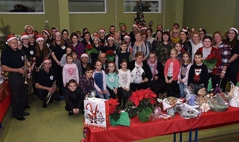 Bożonarodzeniowy kiermasz w Gomulinie