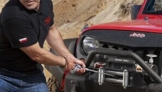 Na co zwrócić uwagę kupując wyciągarkę samochodową do lawet i pomocy drogowej?