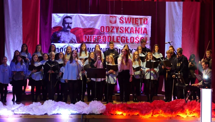 „100 chórzystów na 100 - lecie Niepodległości”