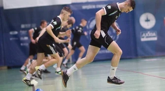  Poloniści wrócili na boisko