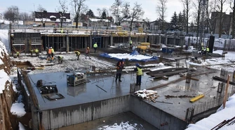 Mediateka w Piotrkowie. Budują nawet zimą 