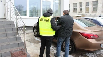 Wręczył łapówkę i próbował wyłudzić odszkodowanie