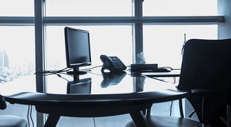 Jakie oświetlenie wybrać do biura? Poznaj porady eksperta