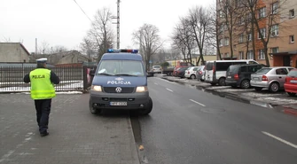 Samochód dostawczy potrącił 76-latkę