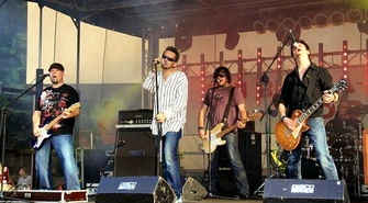 Dni Rozprzy: Rockowe brzmienia i Strefa Kibica 